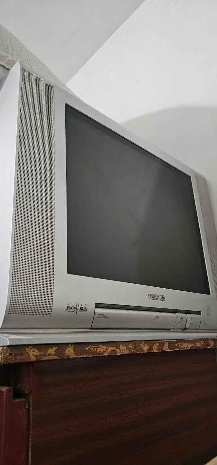 تلویزیون ۲۱ اینچ توشیبا|تلویزیون و پروژکتور|زابل, |دیوار
