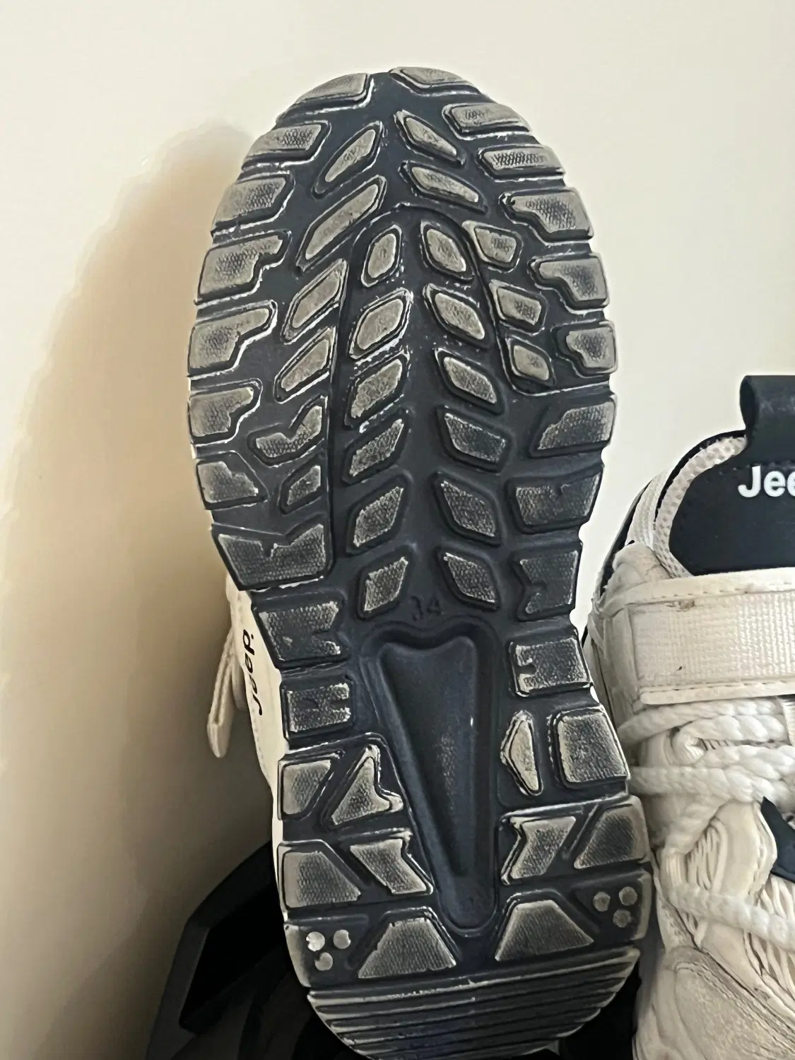 کفش کتانی مارک jeep 34|کفش و لباس بچه|تهران, سردارجنگل|دیوار
