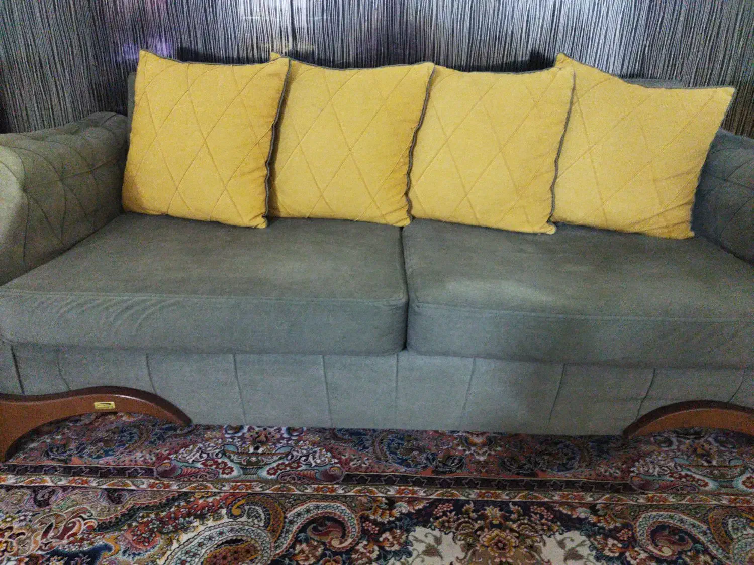 مبل نیم ست|مبلمان خانگی و میز عسلی|کرج, باغستان|دیوار