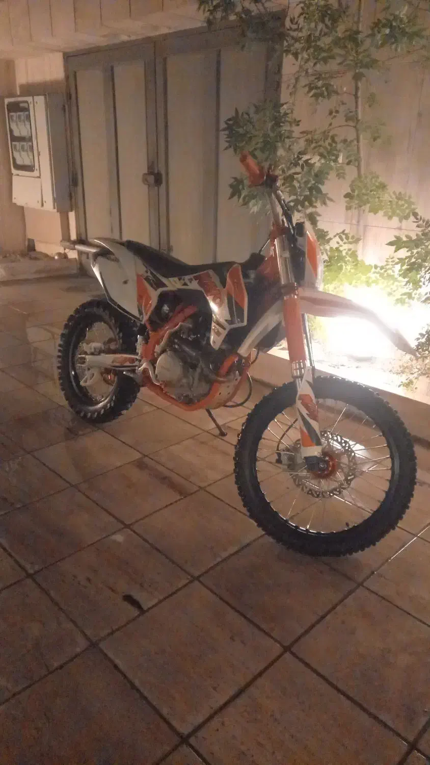 کایو تارو هاسکی|موتورسیکلت|مشهد, فلسطین|دیوار