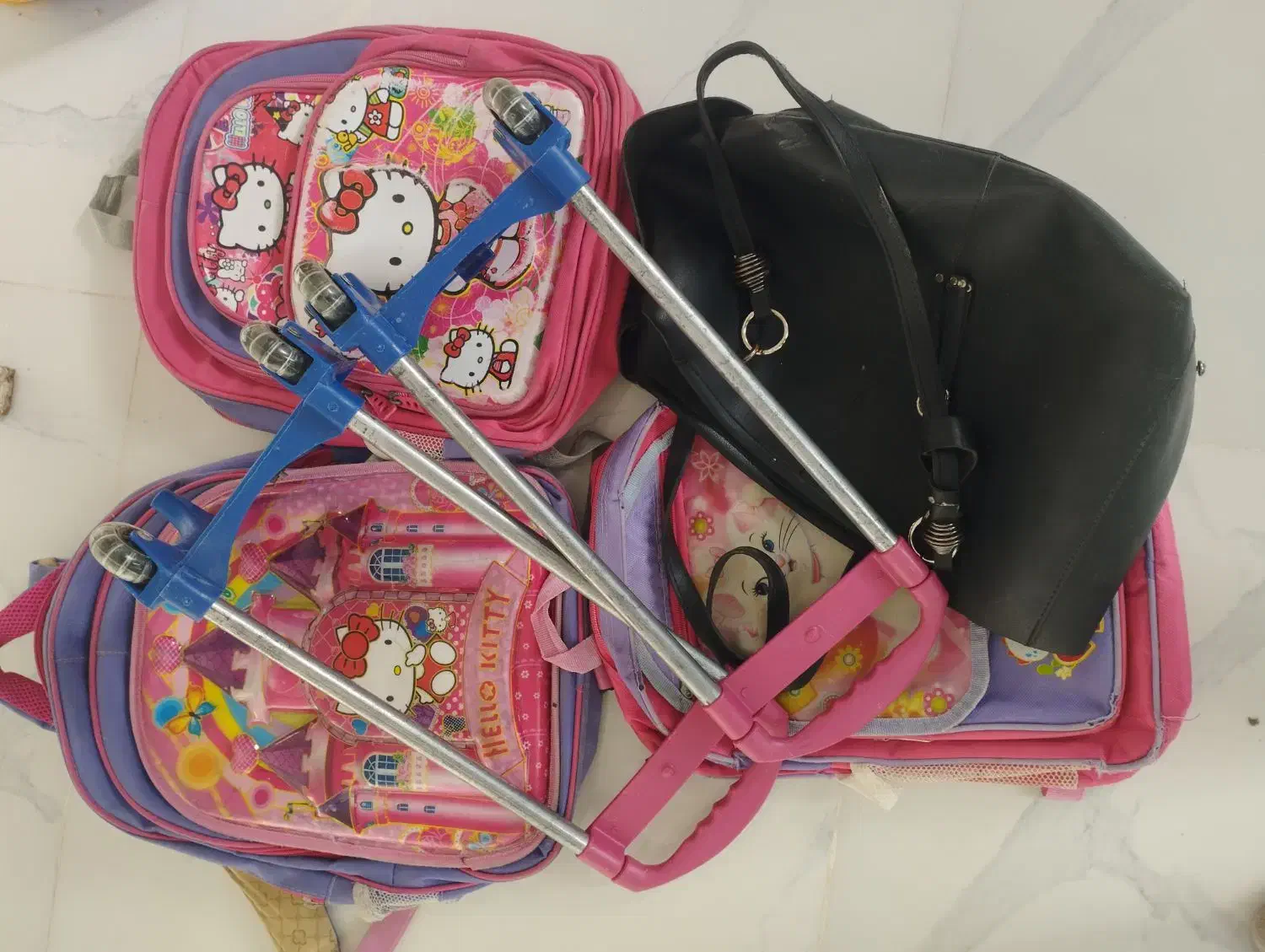 چرخ کیف|کیف، کفش، کمربند|زرند, |دیوار