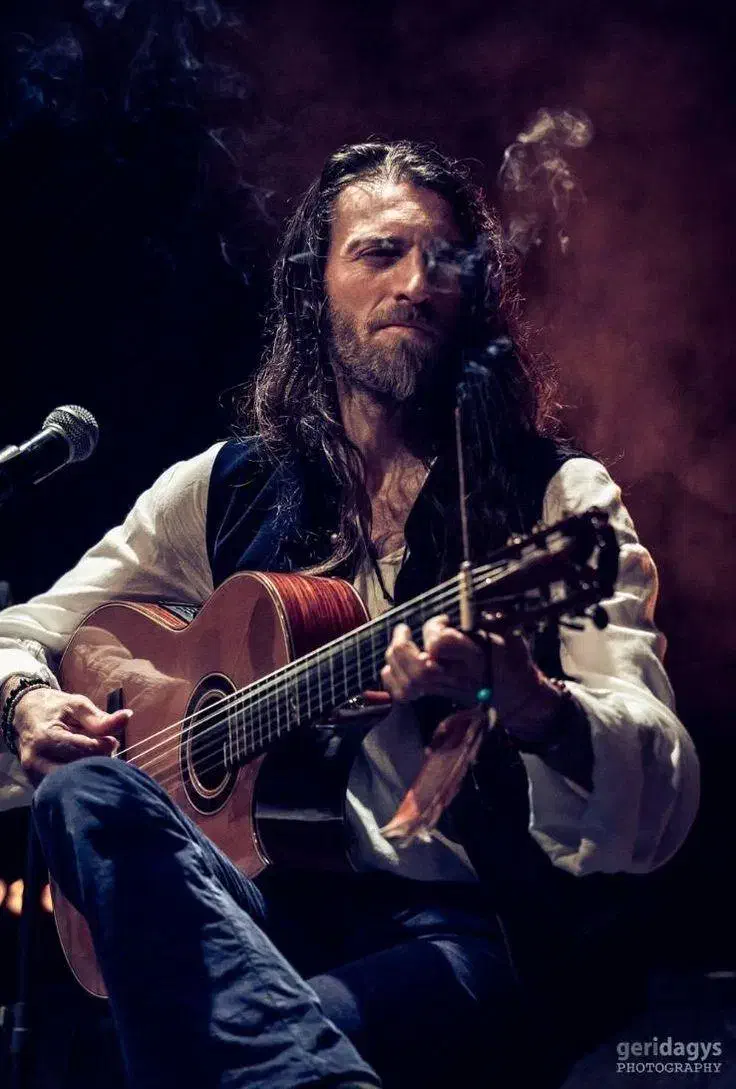 آموزش گیتار، آواز و آهنگسازی|خدمات آموزشی|مشهد, رضاشهر|دیوار