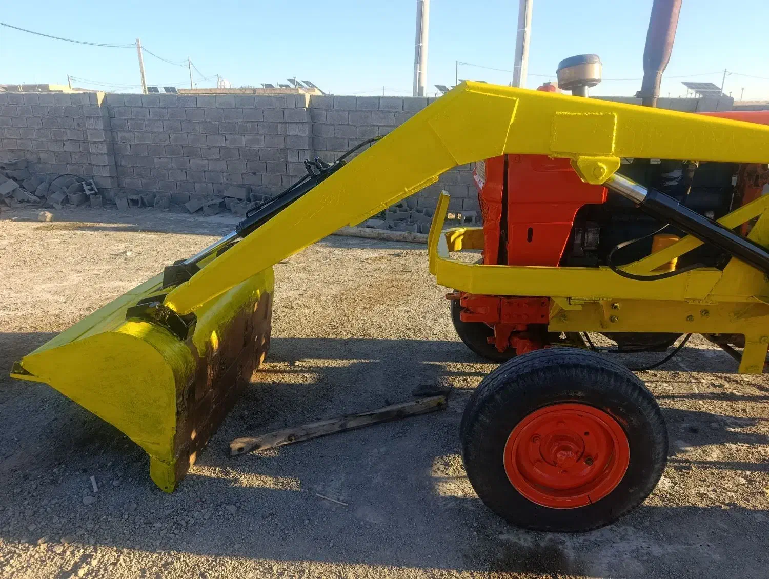 تراکتور|خودرو سنگین|چاهک, |دیوار