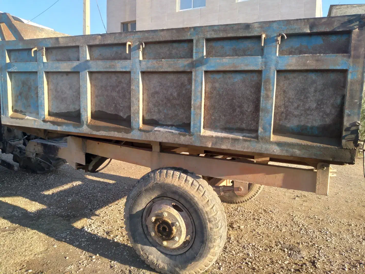 تریلی|ماشین‌آلات صنعتی|گالیکش, |دیوار