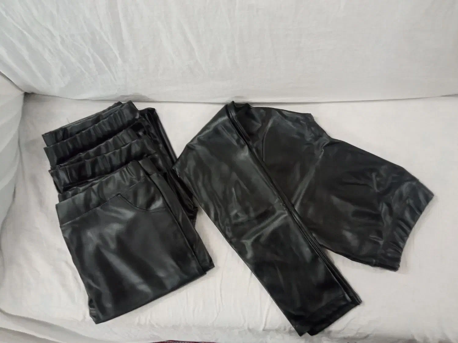 لباس زنانه|لباس|قم, باغ شازده|دیوار