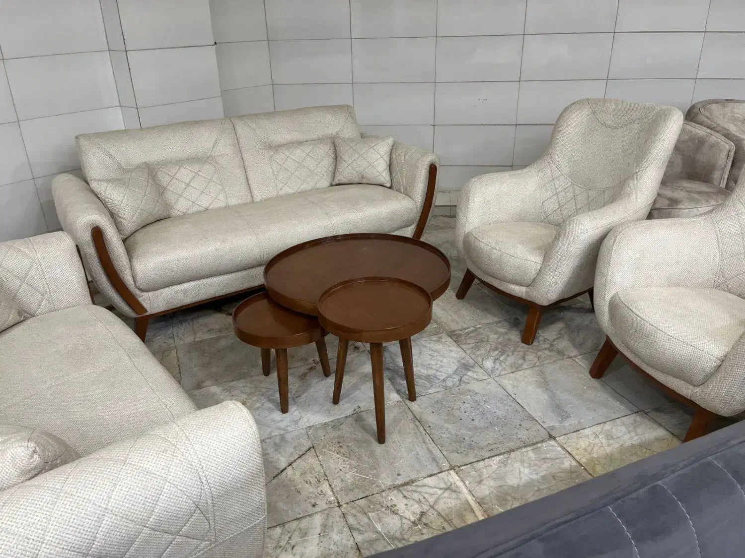 مبل نیو چستر با تخفیفات ویژه|مبلمان خانگی و میز عسلی|اصفهان, مارچین|دیوار