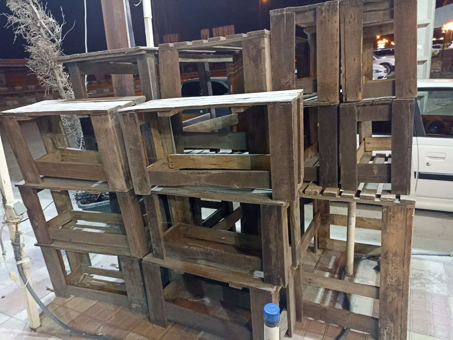 نیمکت و میز چوبی . جنگلی|میز و صندلی غذاخوری|سهند, |دیوار