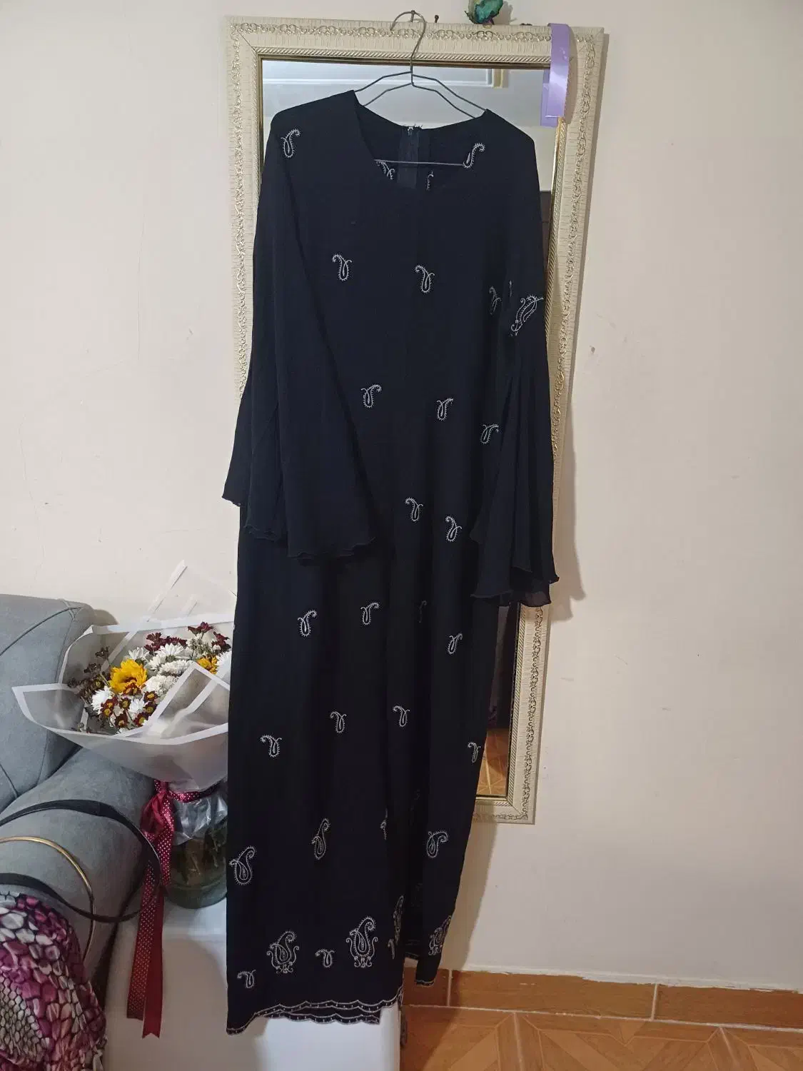 پیراهن مجلسی|لباس|رشت, پاره بیجار|دیوار