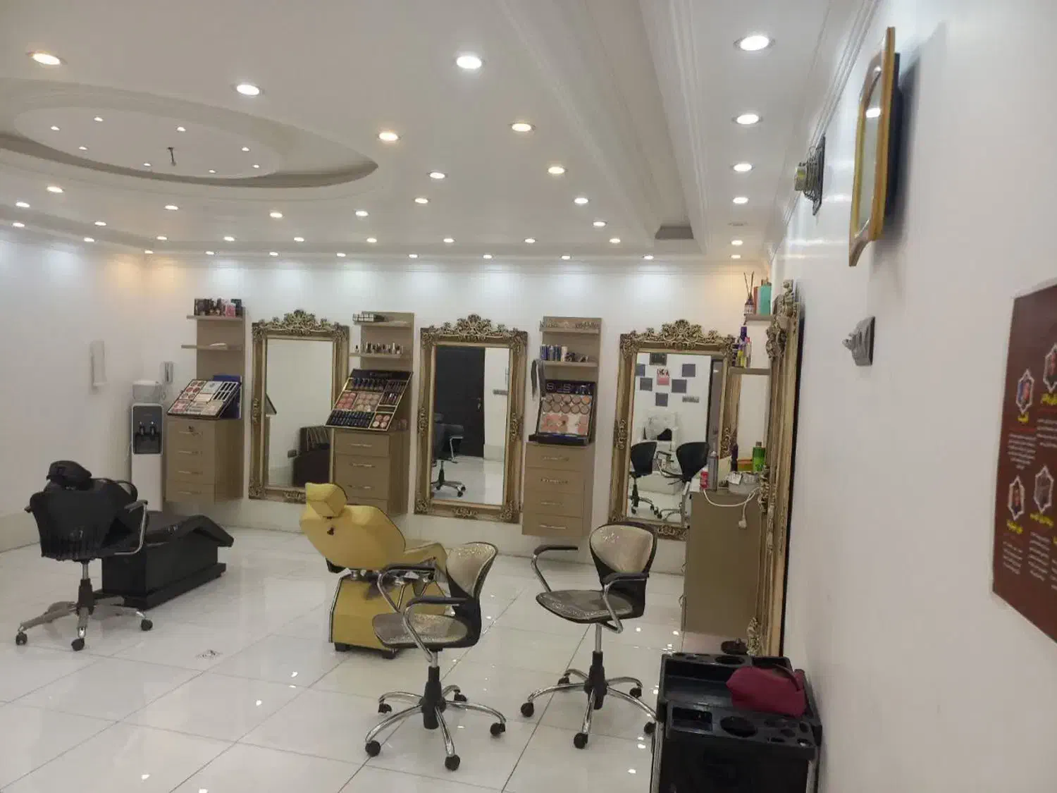 فروش وسایل و دکور سالن آرایشی|آرایشگاه و سالنهای زیبایی|قم, هنرستان|دیوار