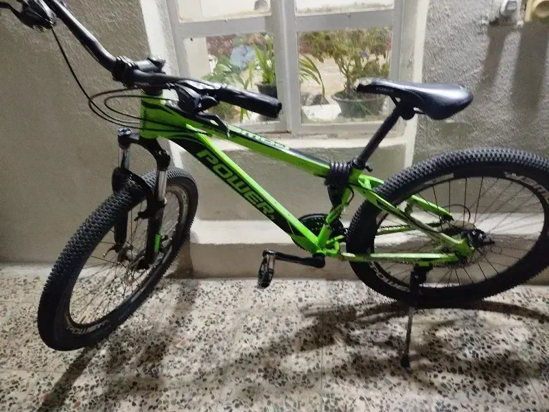 در حد نو|دوچرخه، اسکیت، اسکوتر|شیراز, لب آب|دیوار