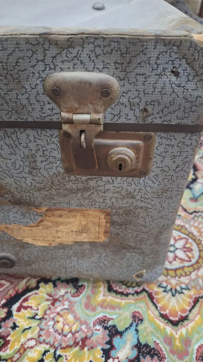 چمدان عتیقه ۸۰سال پیش|کلکسیون اشیاء عتیقه|اهواز, بهارستان|دیوار