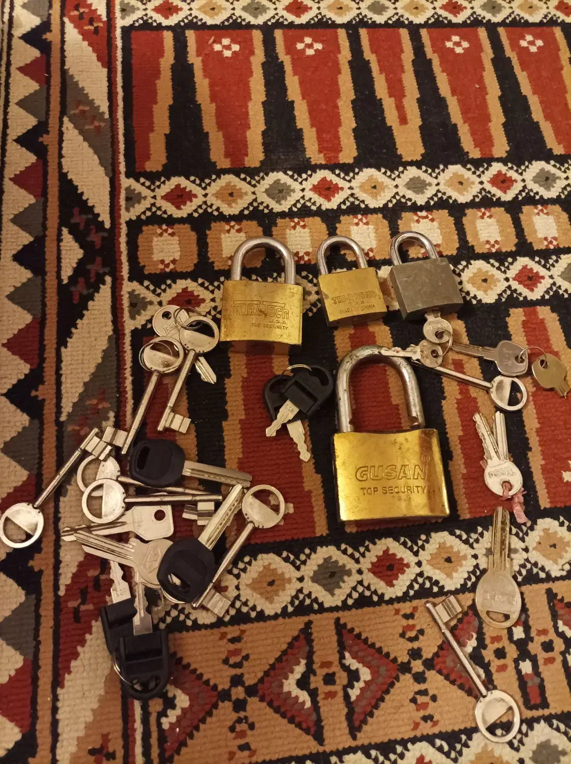 مقداری وسیله|سایر لوازم برقی|بروجرد, |دیوار