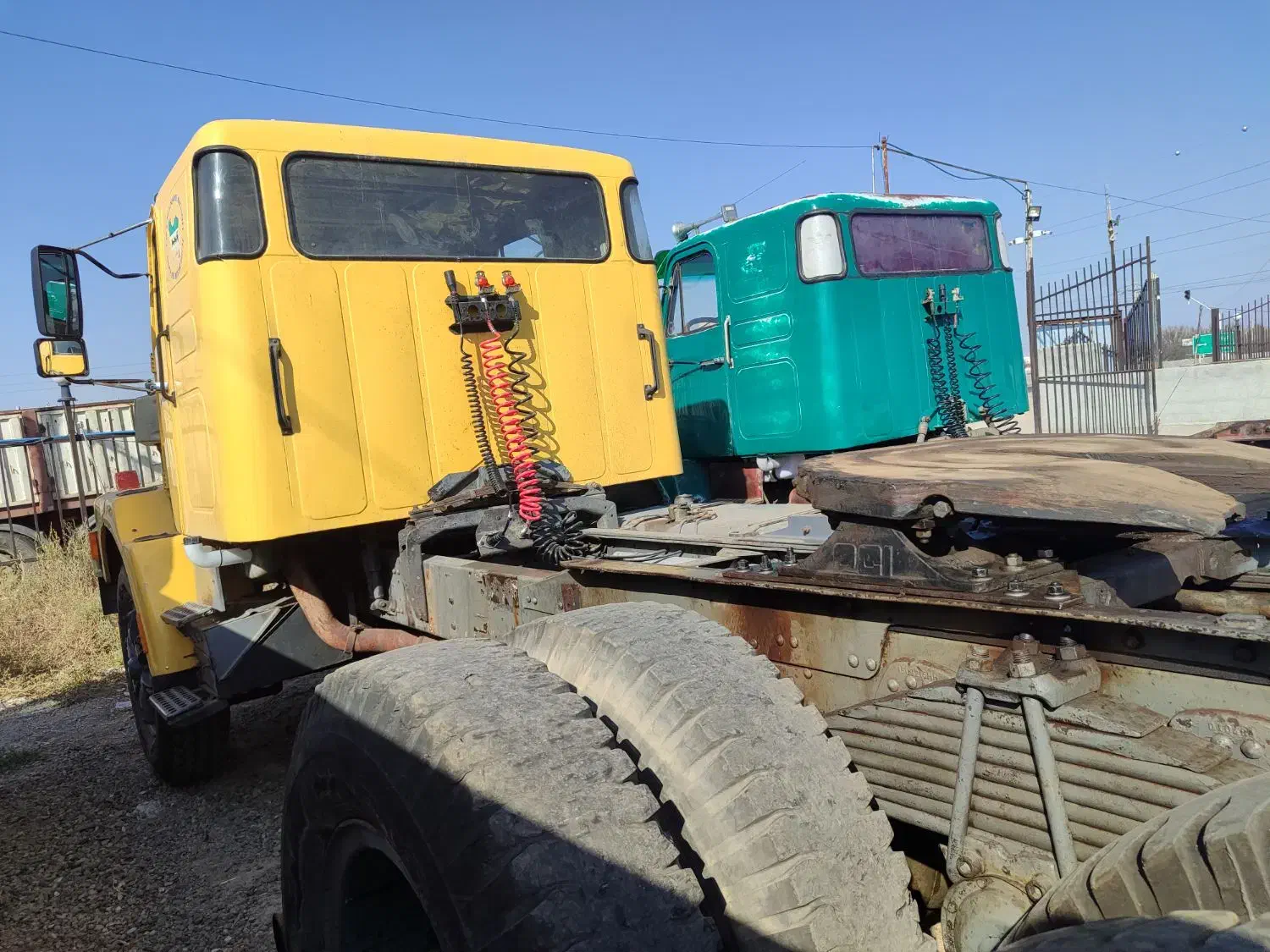 ولوو سبز N10 و زرد N12|خودرو سنگین|اردبیل, |دیوار