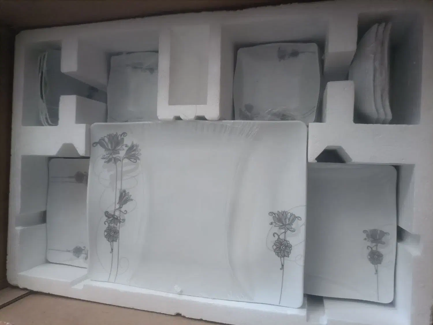 سرویس چینی آک مناسب جهیزیه 12نفره جدید|ظروف سرو و پذیرایی|اصفهان, لاله|دیوار