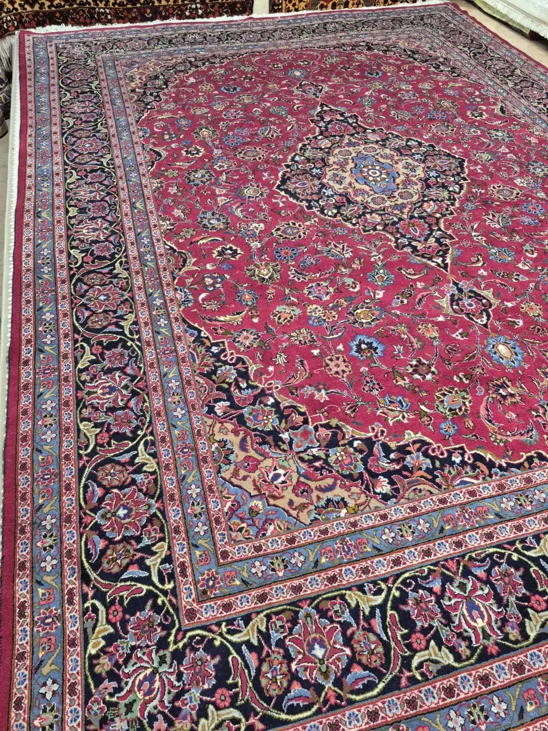 فرش دستباف ۱ تخته ۱۲ متری. گالری فرش ایران|فرش|مشهد, حجت|دیوار