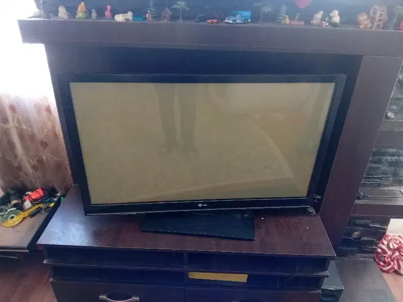 فروش به دلیل امشب  و فقط امروز فردا آگهی پاک میشه|تلویزیون و پروژکتور|پرند, فاز ۵|دیوار