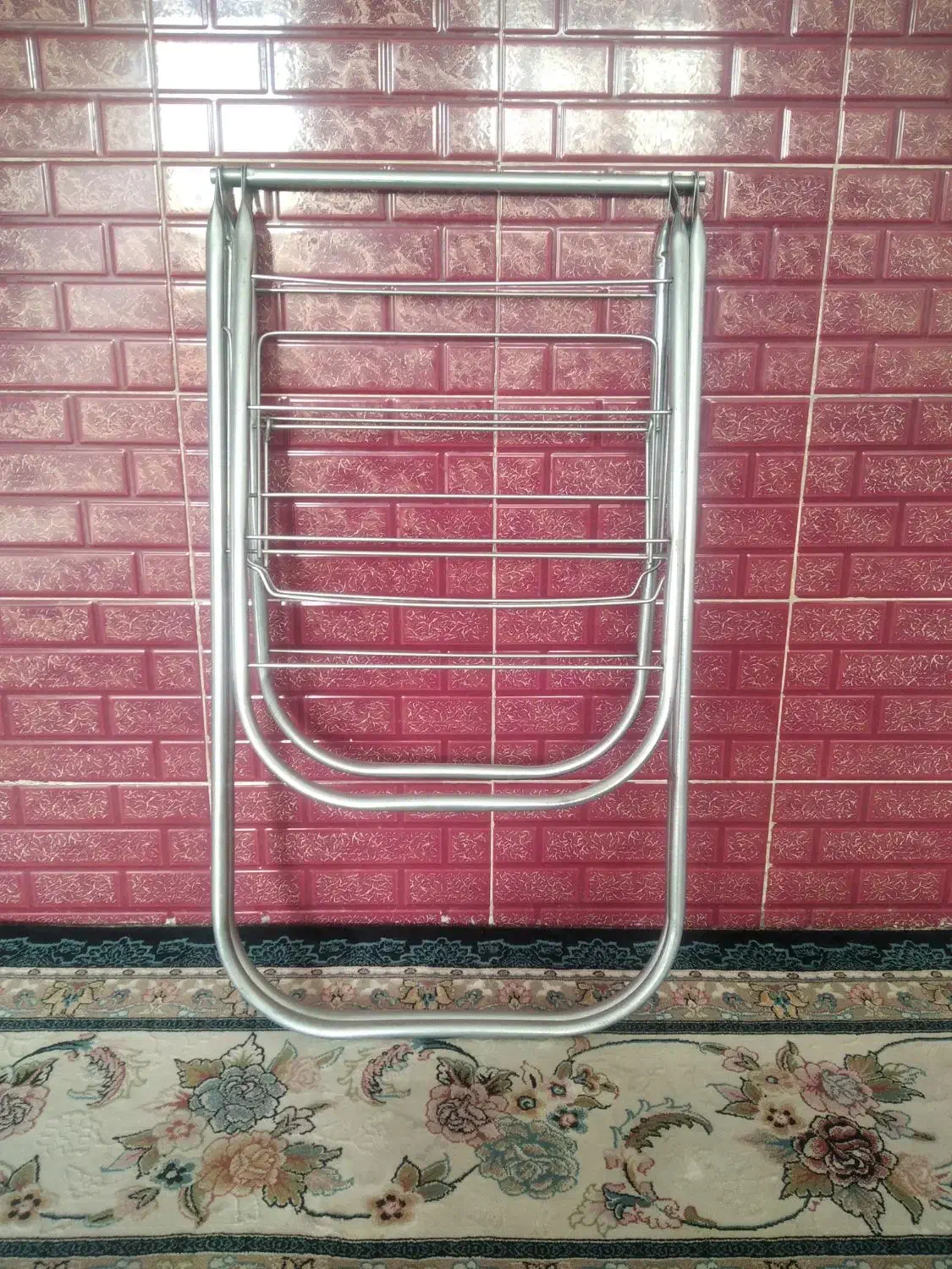 رخت آویز|بندرخت و رختآویز|شیراز, کوشک میدان|دیوار