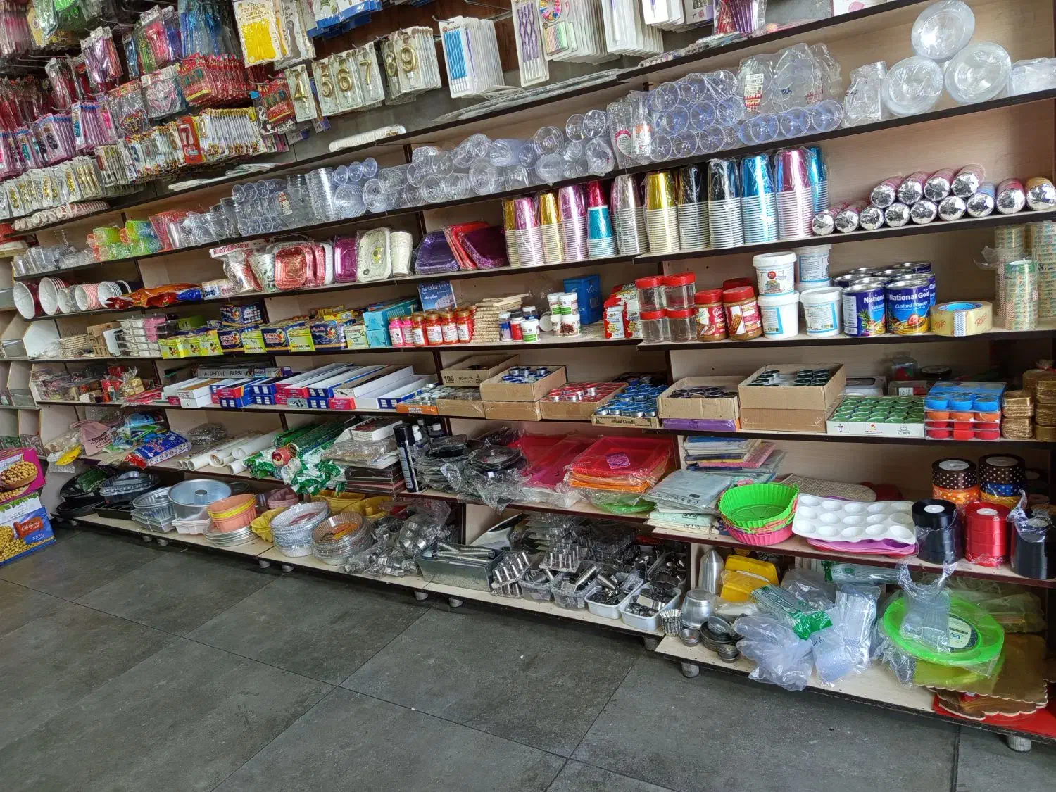 استند شکلات و قفسه ام دی اف|فروشگاه و مغازه|پرند, فاز ۵|دیوار