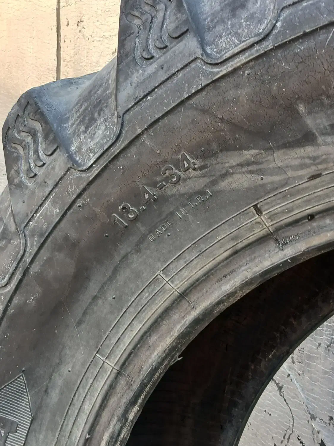 لاستیک ۱۸،۳۴|قطعات یدکی و لوازم جانبی|نوبران, |دیوار