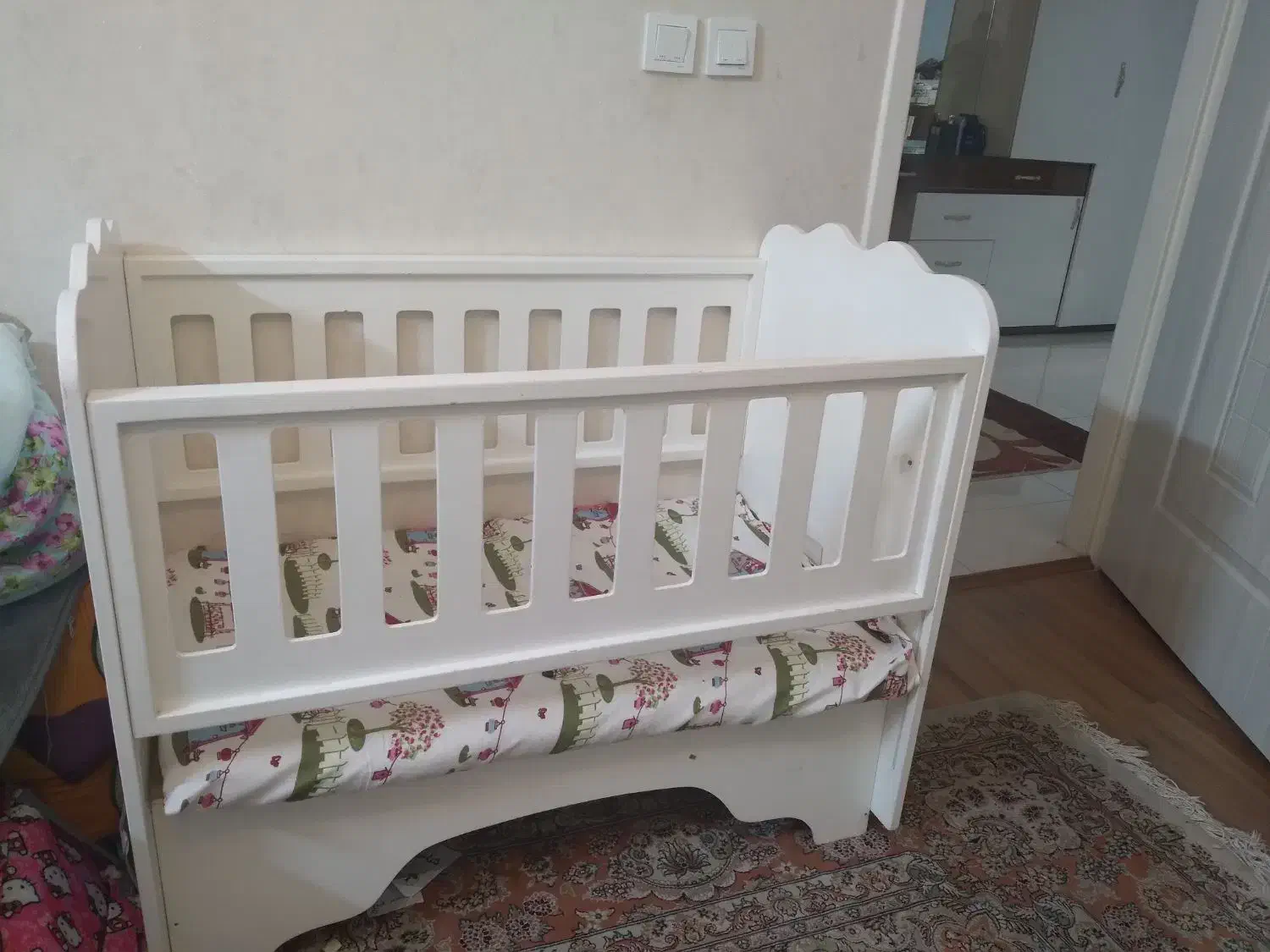 تخت نوزاد|اسباب و اثاث بچه|مشهد, گوهرشاد|دیوار