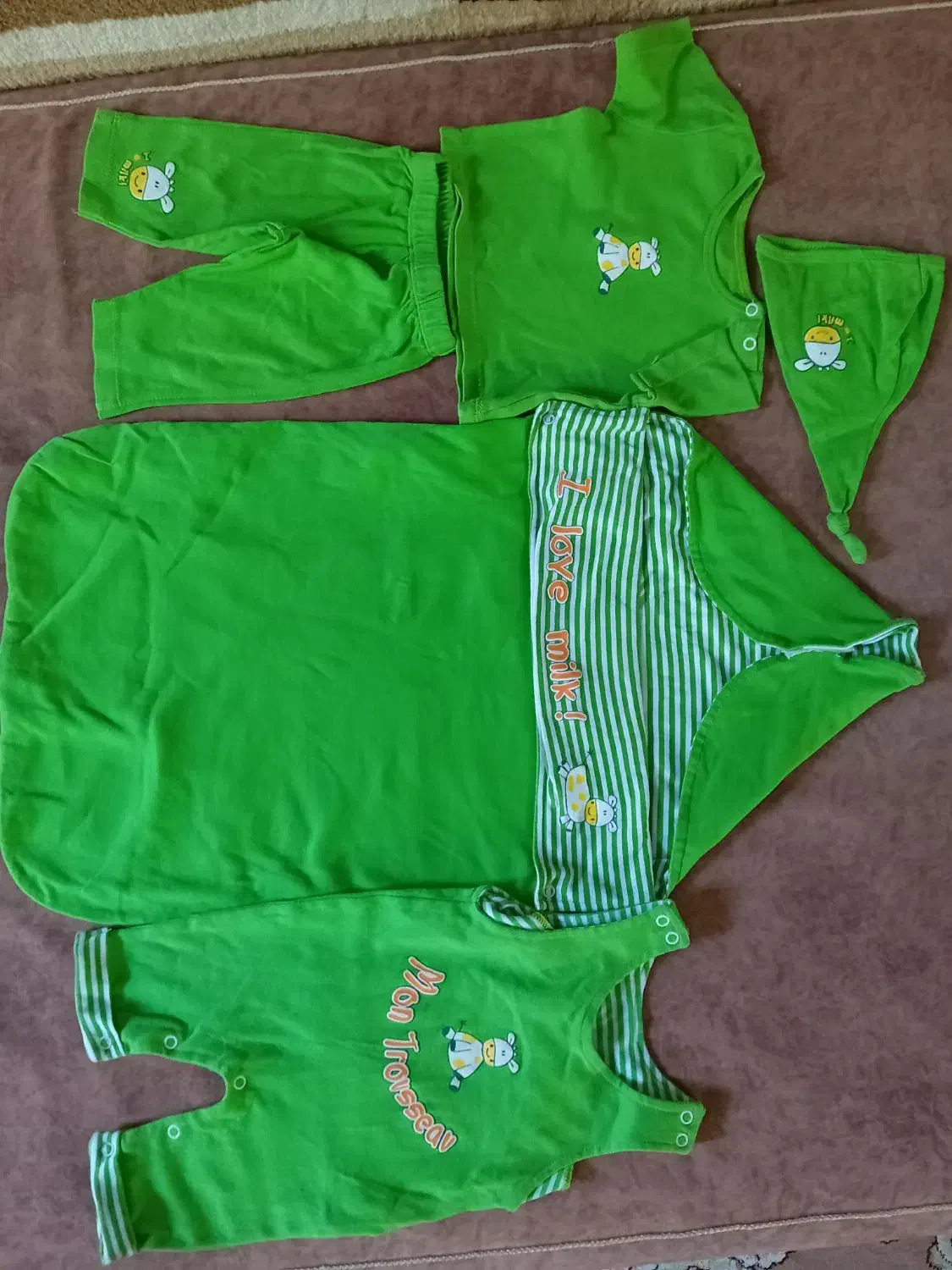 جنس مخمل و پنبه|کفش و لباس بچه|یزد, |دیوار