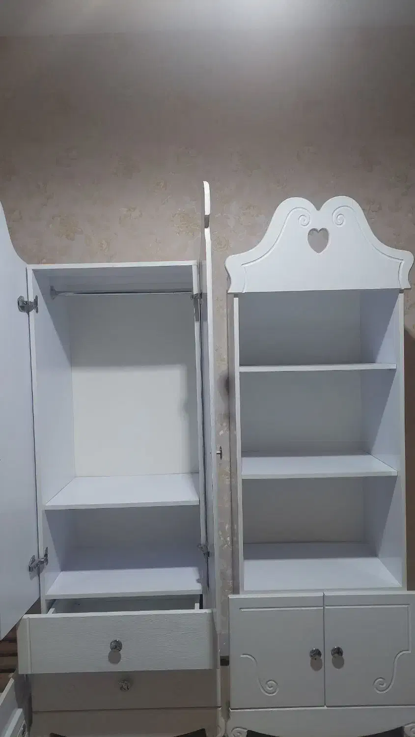 ویترین و کمد لباس و تخت و همراه تشک|تخت و سرویس خواب|مشهد, کوی المهدی|دیوار