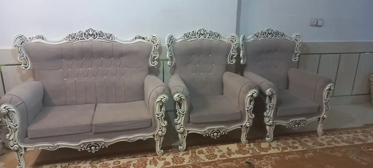 تعدادی وسایل خونه درحدنو|مبلمان خانگی و میز عسلی|شاهین‌شهر, گرگاب|دیوار
