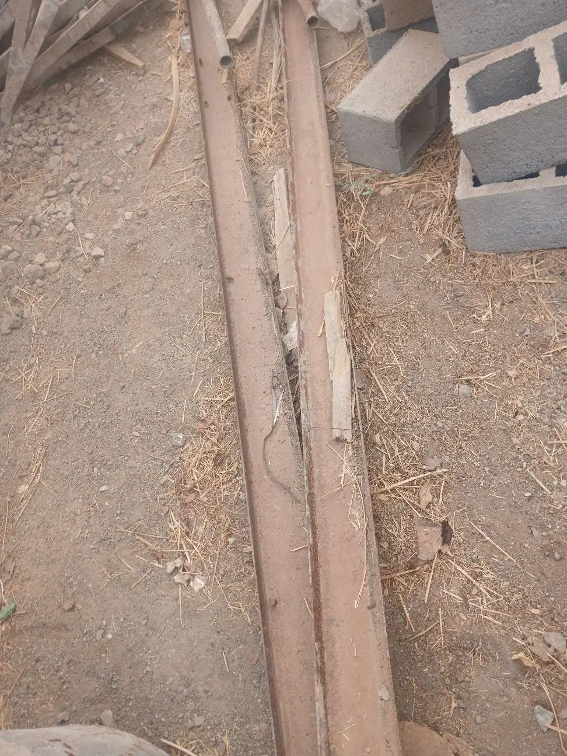 قالب تیرچه دوتا فروشی هست|مصالح و تجهیزات ساختمان|قلعه گنج, |دیوار