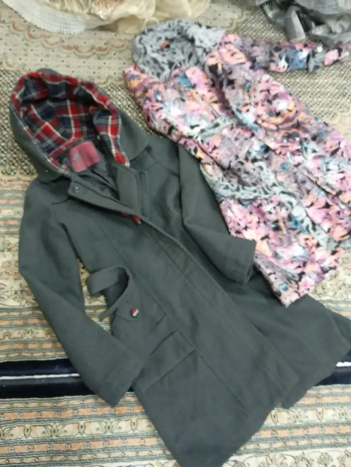 دوتا پالتو دوتا پرده باهم|لباس|قم, حاج زینل|دیوار