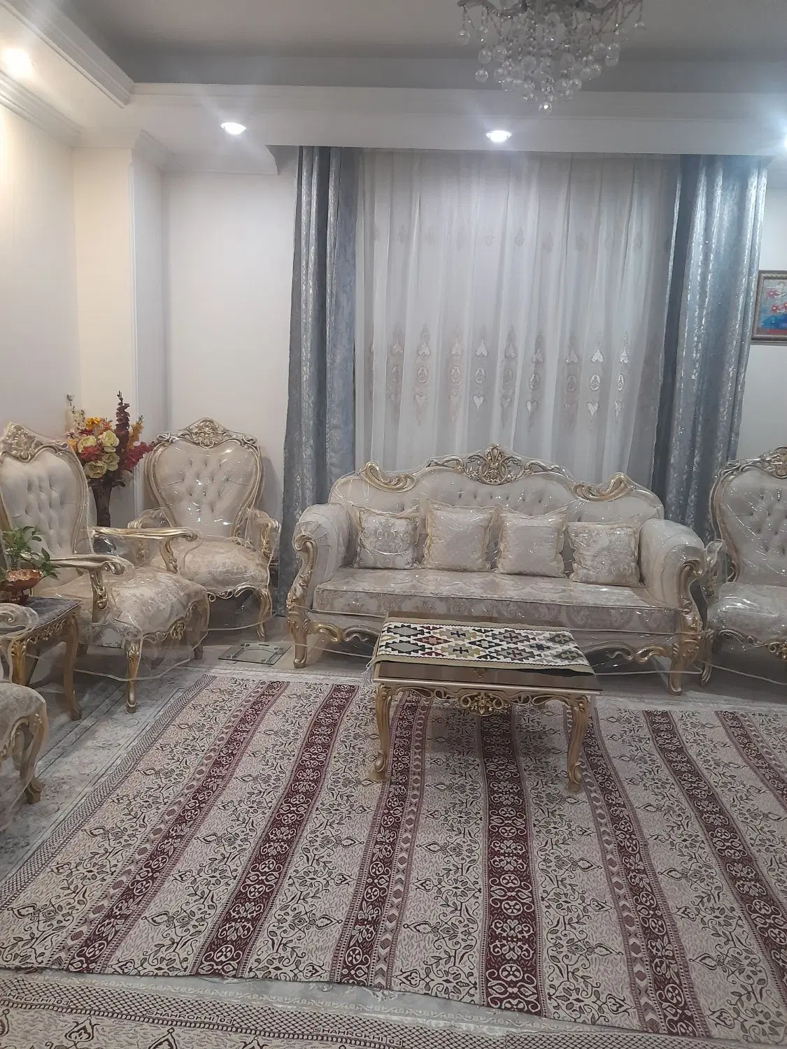 آپارتمان دو خوابه ۹۰ متری غرق در نور|اجارهٔ آپارتمان|اصفهان, شهید رجایی|دیوار