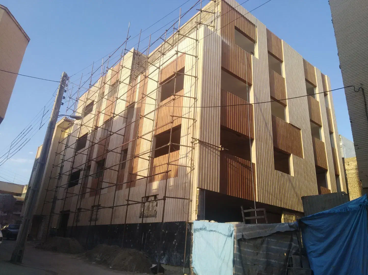 اجرای آجرنما و سنگ به طور دقیق و منظم وقیمت مناسب|خدمات پیشه و مهارت|اصفهان, سودان|دیوار