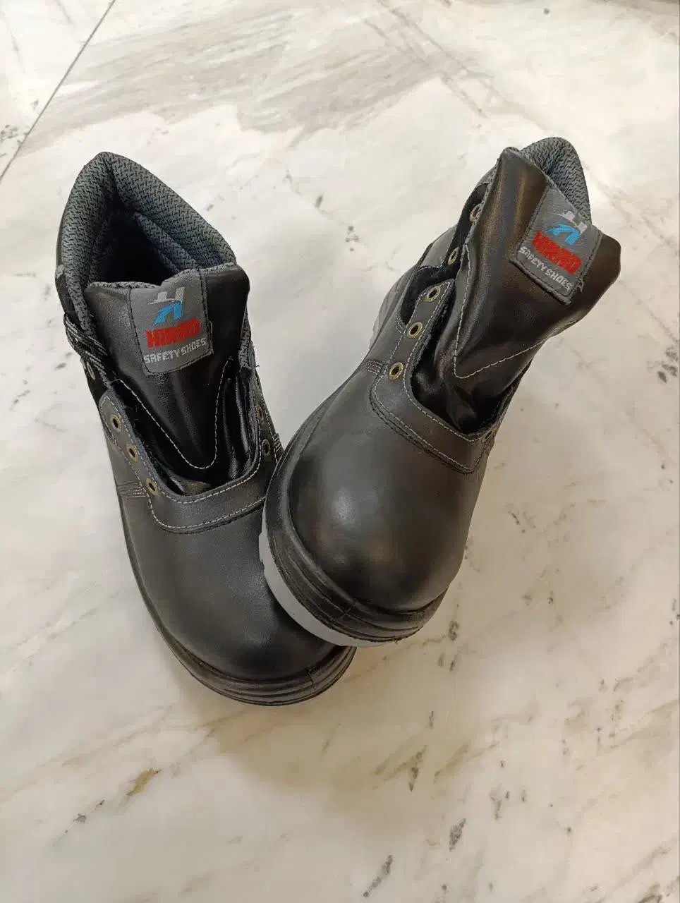 کفش ایمنی|کیف، کفش، کمربند|قرچک, پارس سرام|دیوار