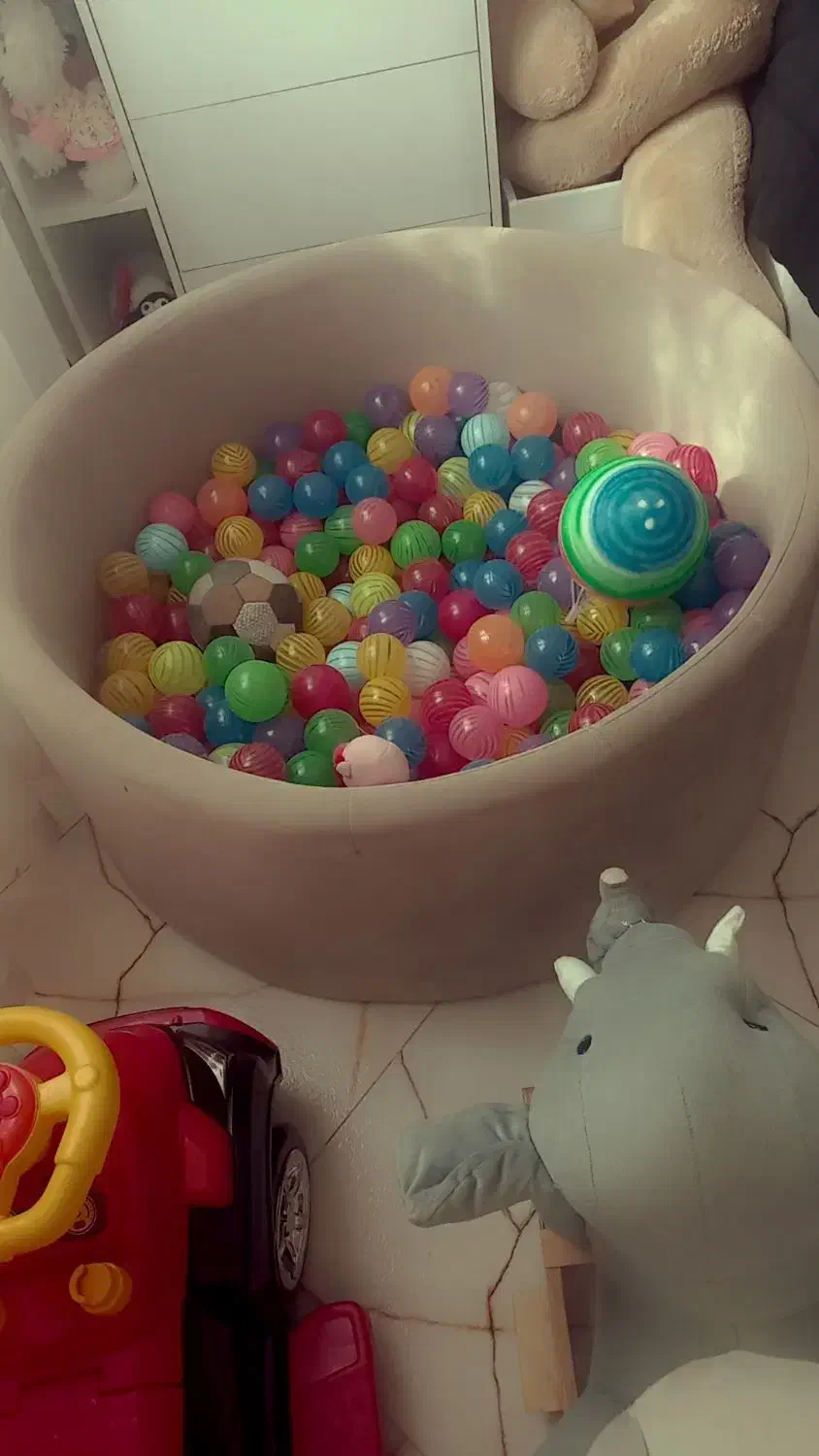 استخرتوپ|اسباب و اثاث بچه|رشت, شهرک صبا|دیوار