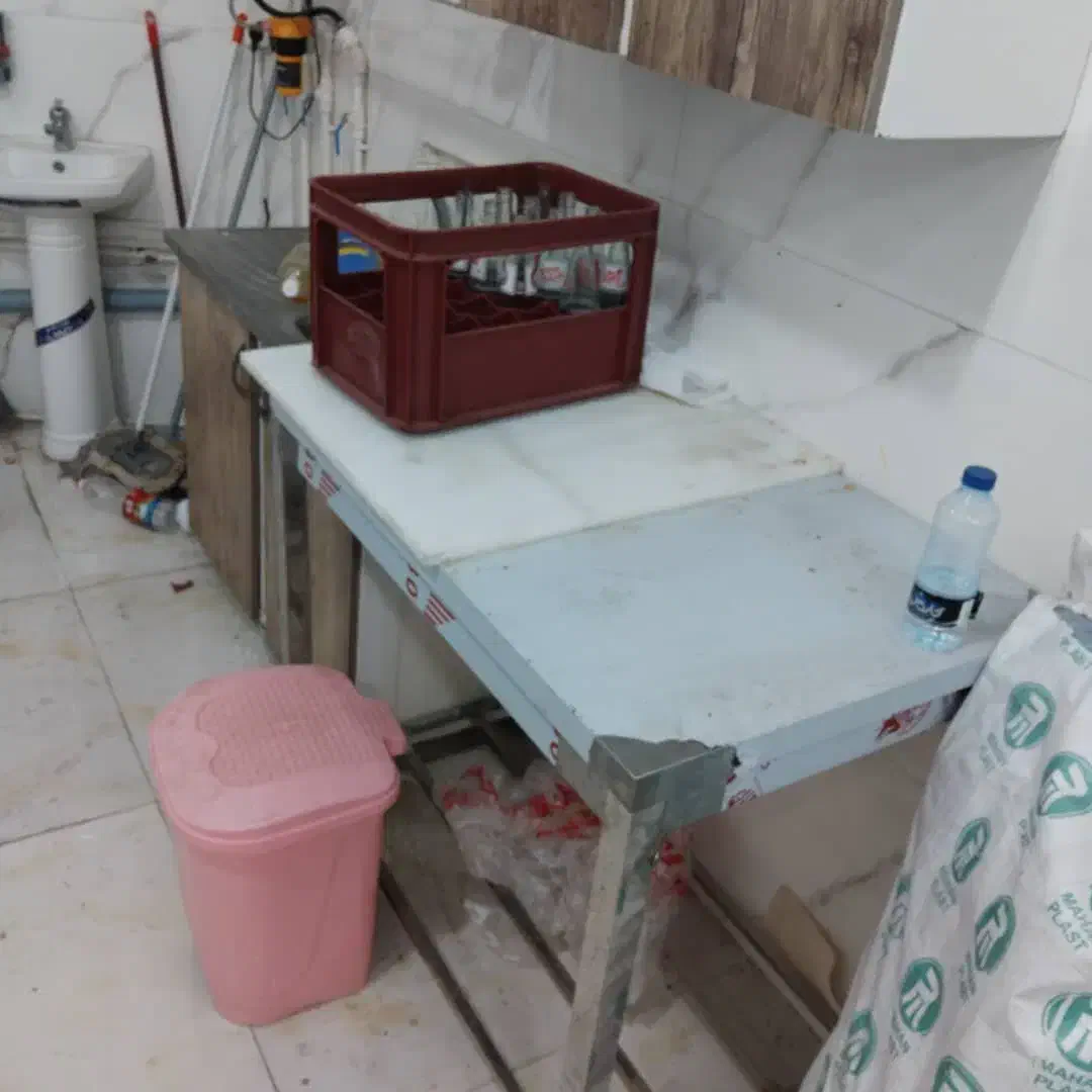 میز صندلی غذا خوری و یخچال و فر کته پز و میز کار|کافی‌شاپ و رستوران|قره ضیاالدین, |دیوار