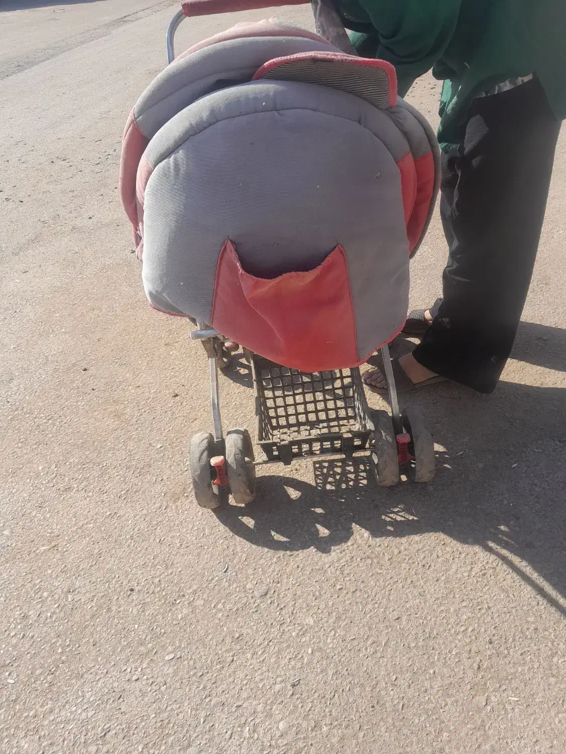 کالسکه و روروک|کالسکه و لوازم جانبی|میان جلگه, |دیوار