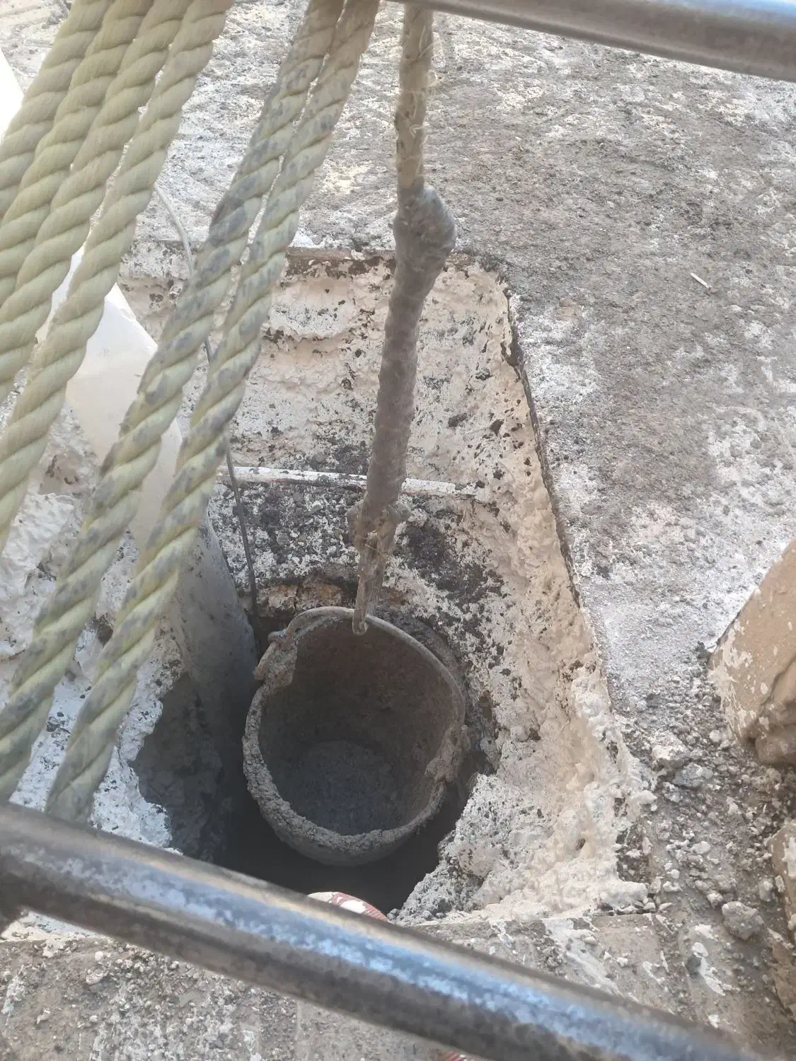 چاه کن لایروبی چاه کهنه وصل اگو تخلیه چاه|خدمات پیشه و مهارت|مشهد, طبرسی شمالی|دیوار