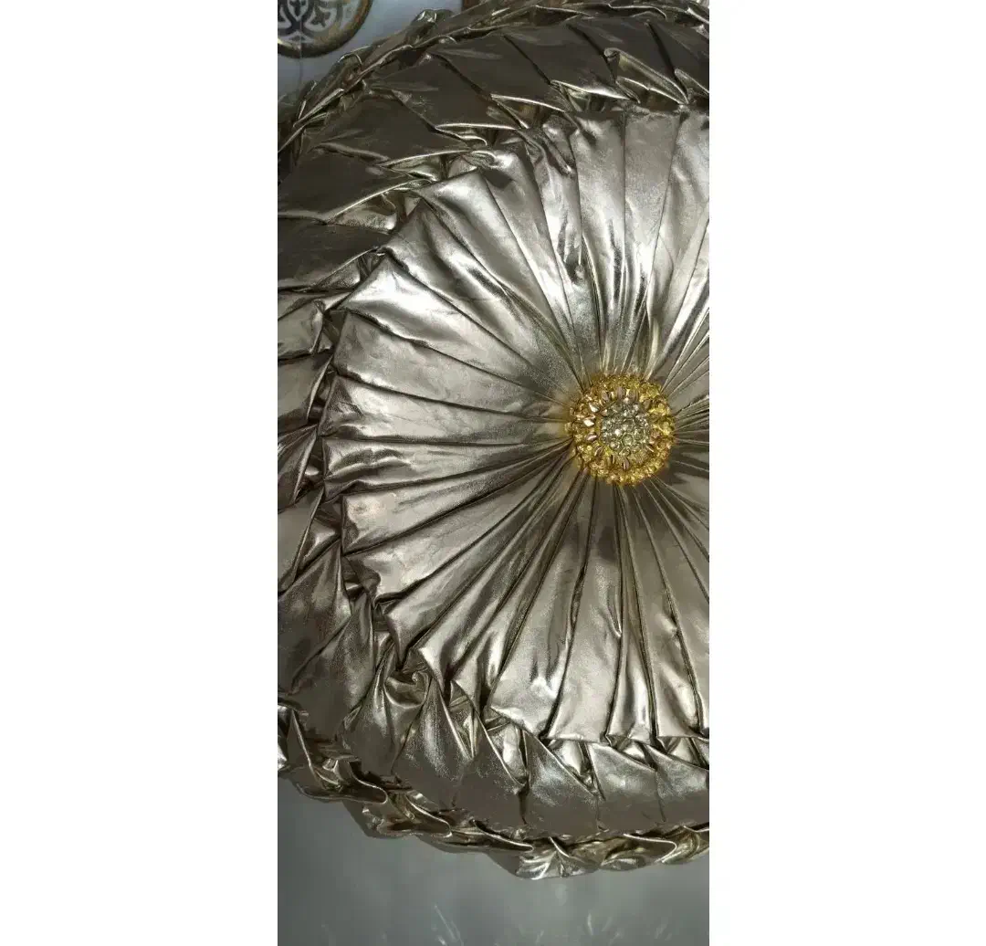 کوسن طلایی لوکس دست دوز|صنایع دستی و سایر لوازم تزئینی|نیشابور, شهرک رسولی|دیوار