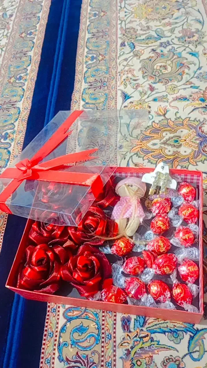 باکس های گل کادویی|گل مصنوعی|دلیجان, |دیوار