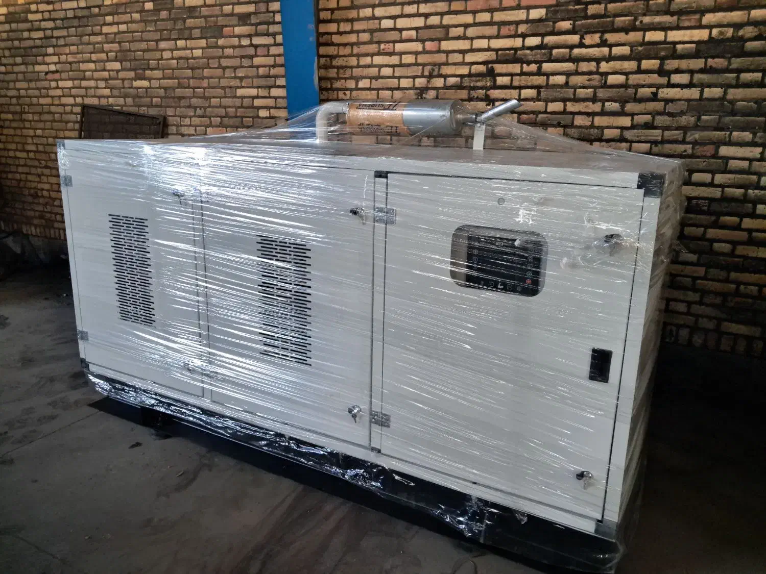 دیزل ژنراتور ۷۲.۵ کاوا با کانوپی|ماشین‌آلات صنعتی|فریمان, |دیوار