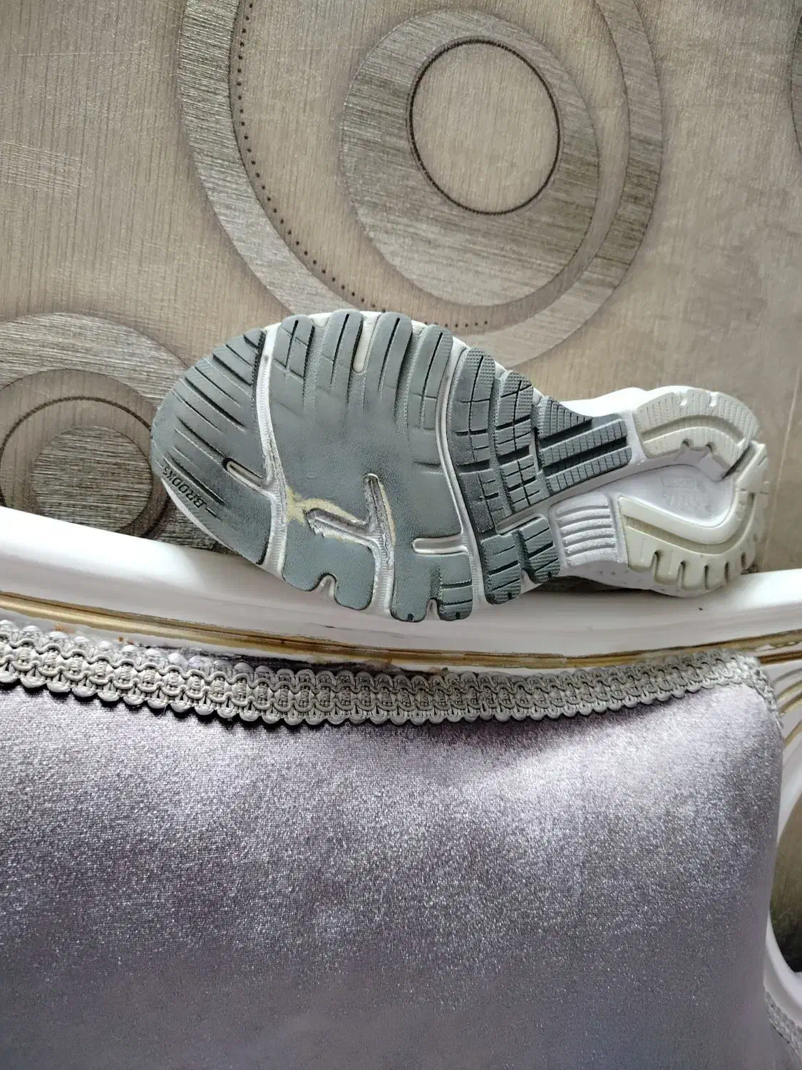 کتونی بروکس اصل ،سایز 38.5|کیف، کفش، کمربند|کاشمر, |دیوار