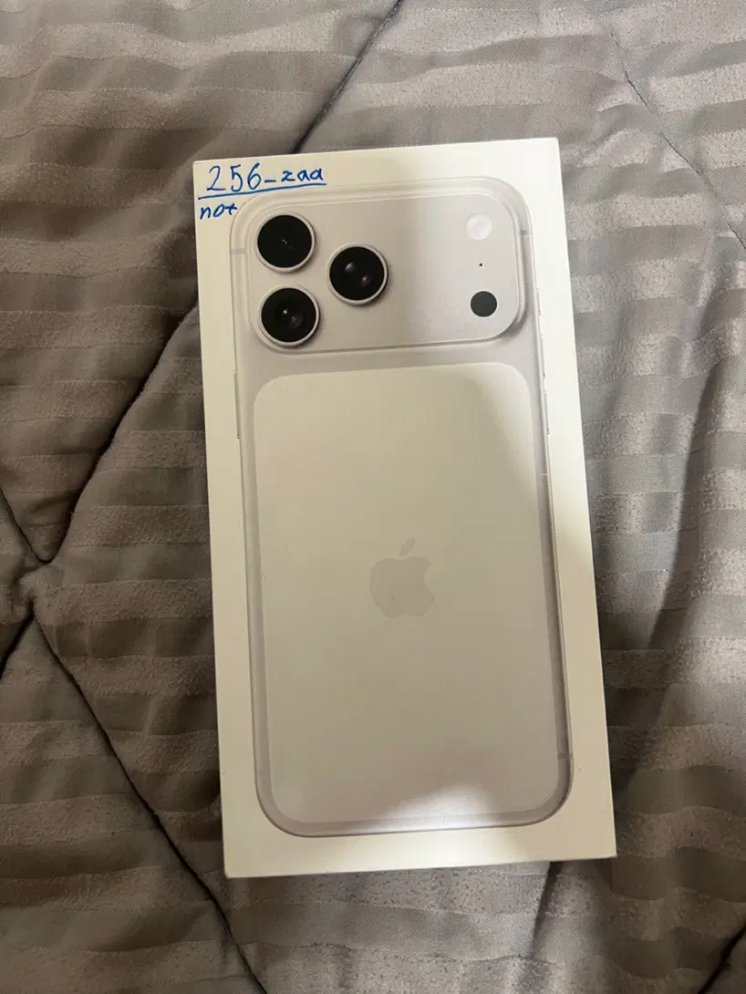 Iphone17 pro max|موبایل|قم, سالاریه|دیوار