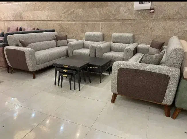 چوب دار بازار مهرگان بزرگ بی همتا بی رقیب هستیم|مبلمان خانگی و میز عسلی|صدرا-فارس, فاز ۱|دیوار