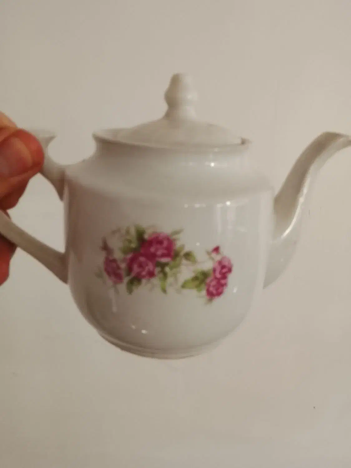 قوری گل سرخی به تعداد|ظروف سرو و پذیرایی|رشت, دروازه لاکان|دیوار