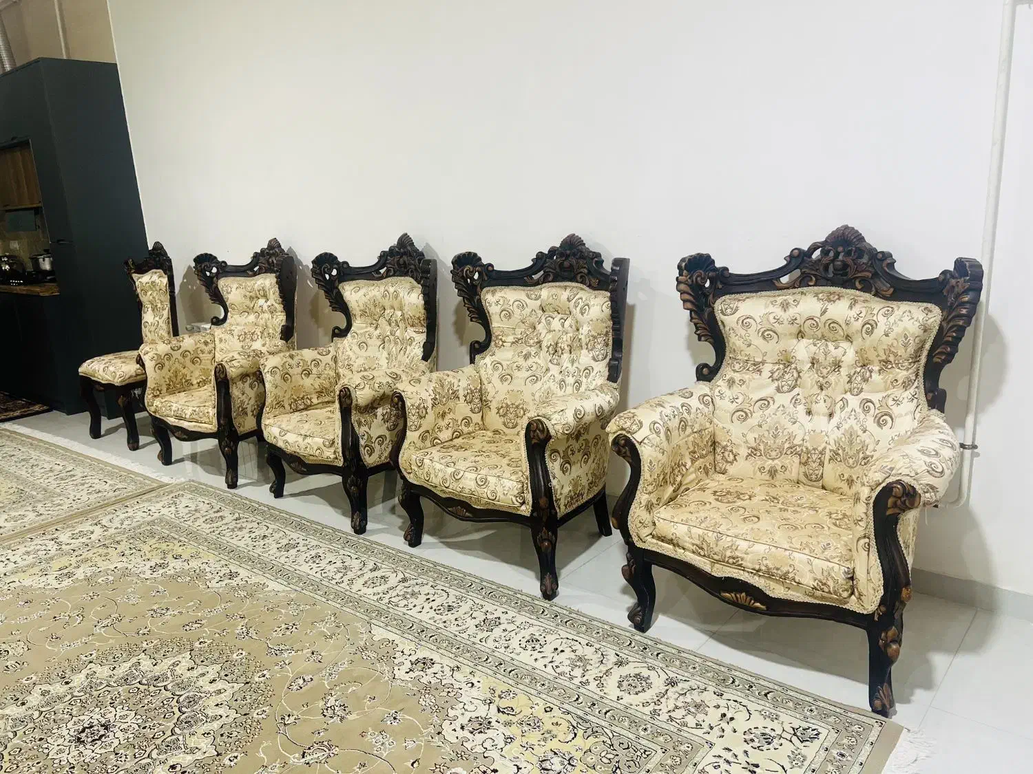 مبل ۹نفره سلطنتی|مبلمان خانگی و میز عسلی|گیلان غرب, |دیوار