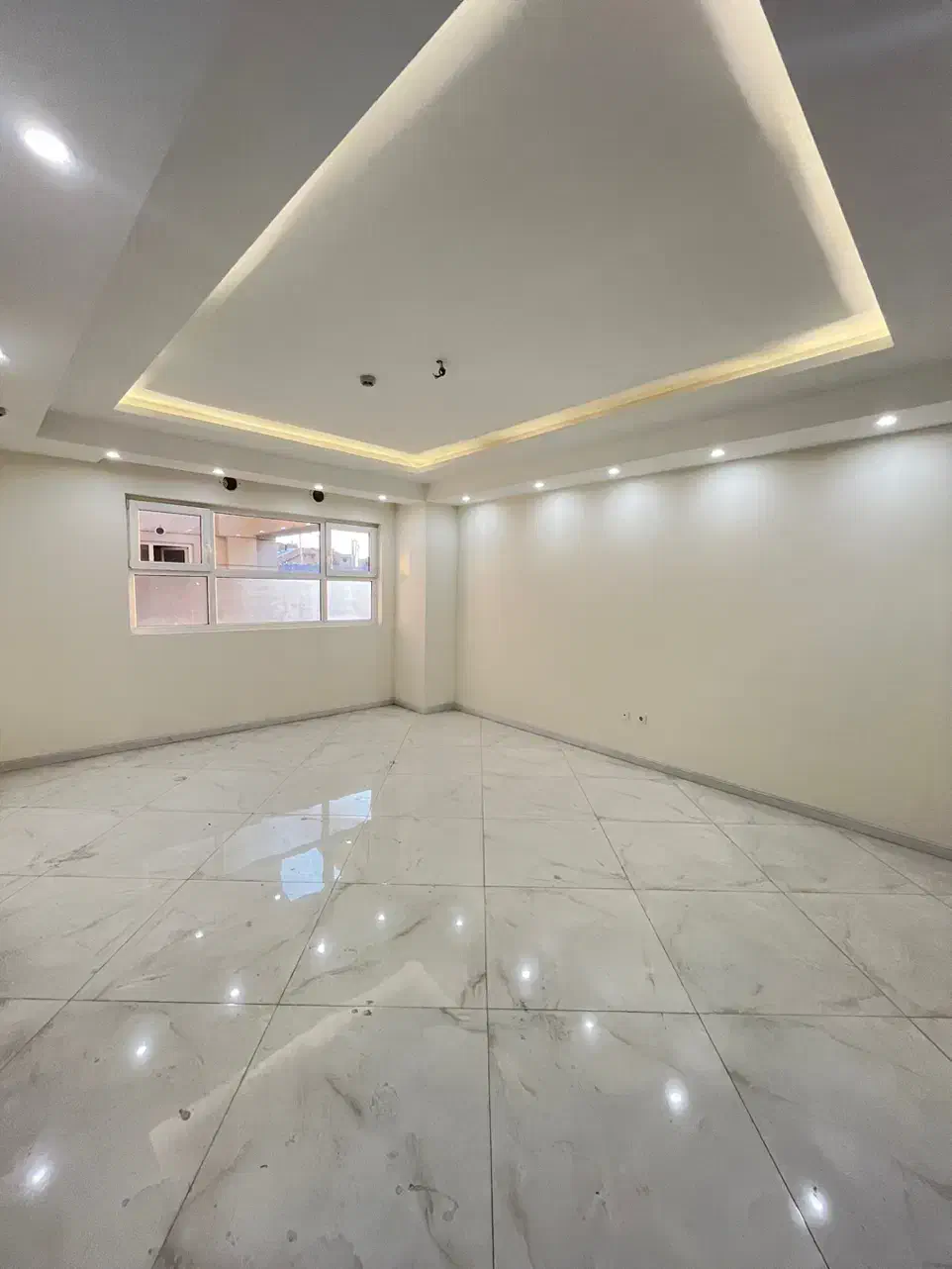 اجاره آپارتمان ۶۹متر دربرج با امکانات هتلینگ(پونک)