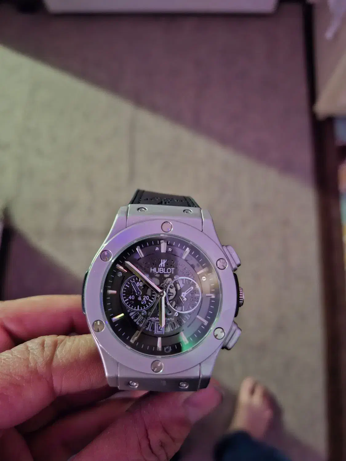 هابلوت|ساعت|اهواز, فولاد|دیوار