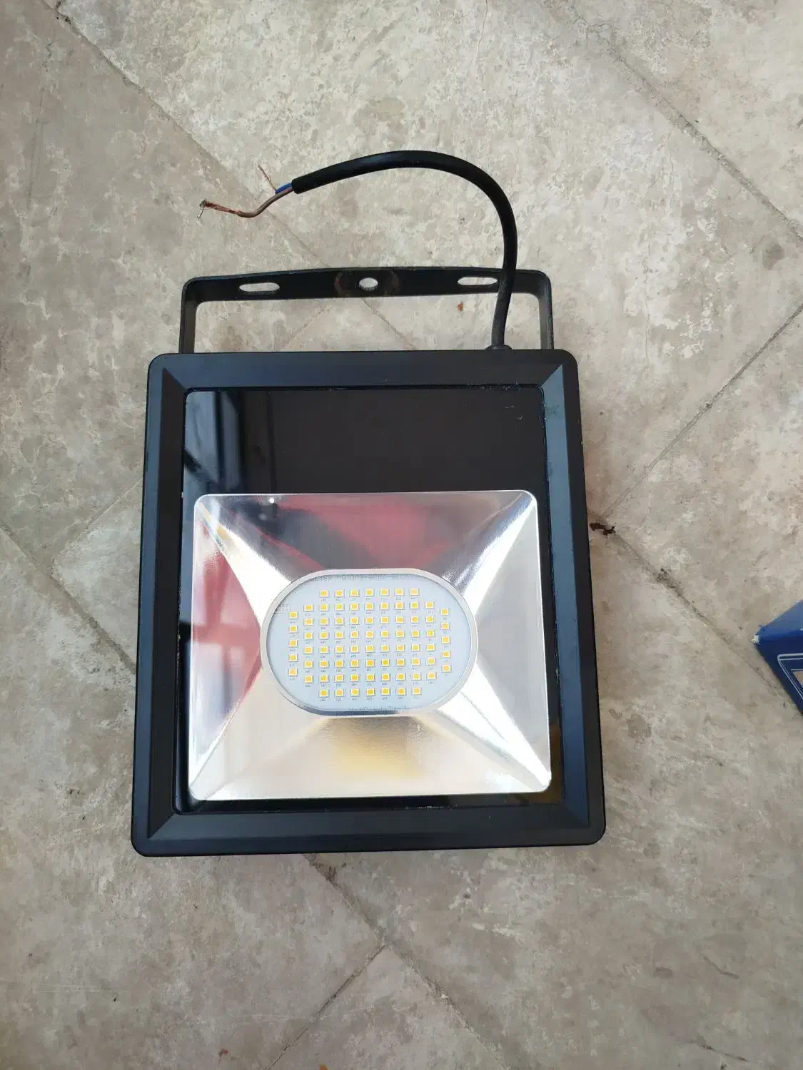 پرژکتور نو و سالم|تلویزیون و پروژکتور|بروجرد, |دیوار