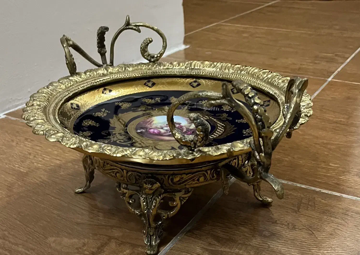 ظرف دکوری برنز|بوفه، ویترین، کنسول|اردبیل, |دیوار