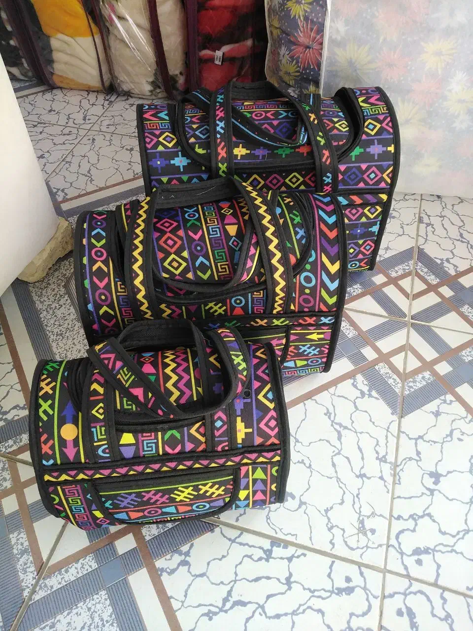 ساک سه تایی|کیف، کفش، کمربند|کاشان, باغ ماجد|دیوار