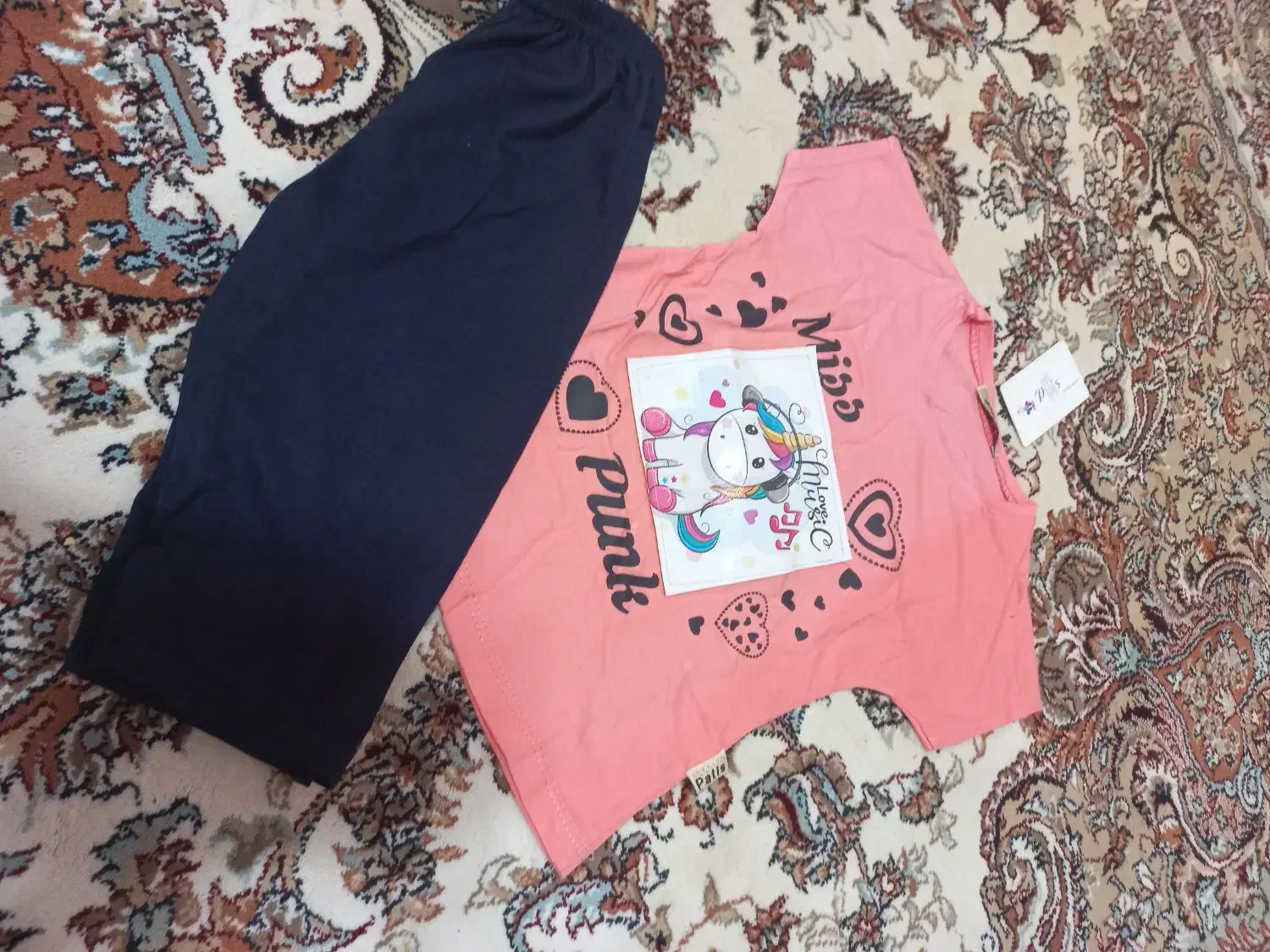 لباس بچه گانه|لباس|رشت, رشتیان|دیوار